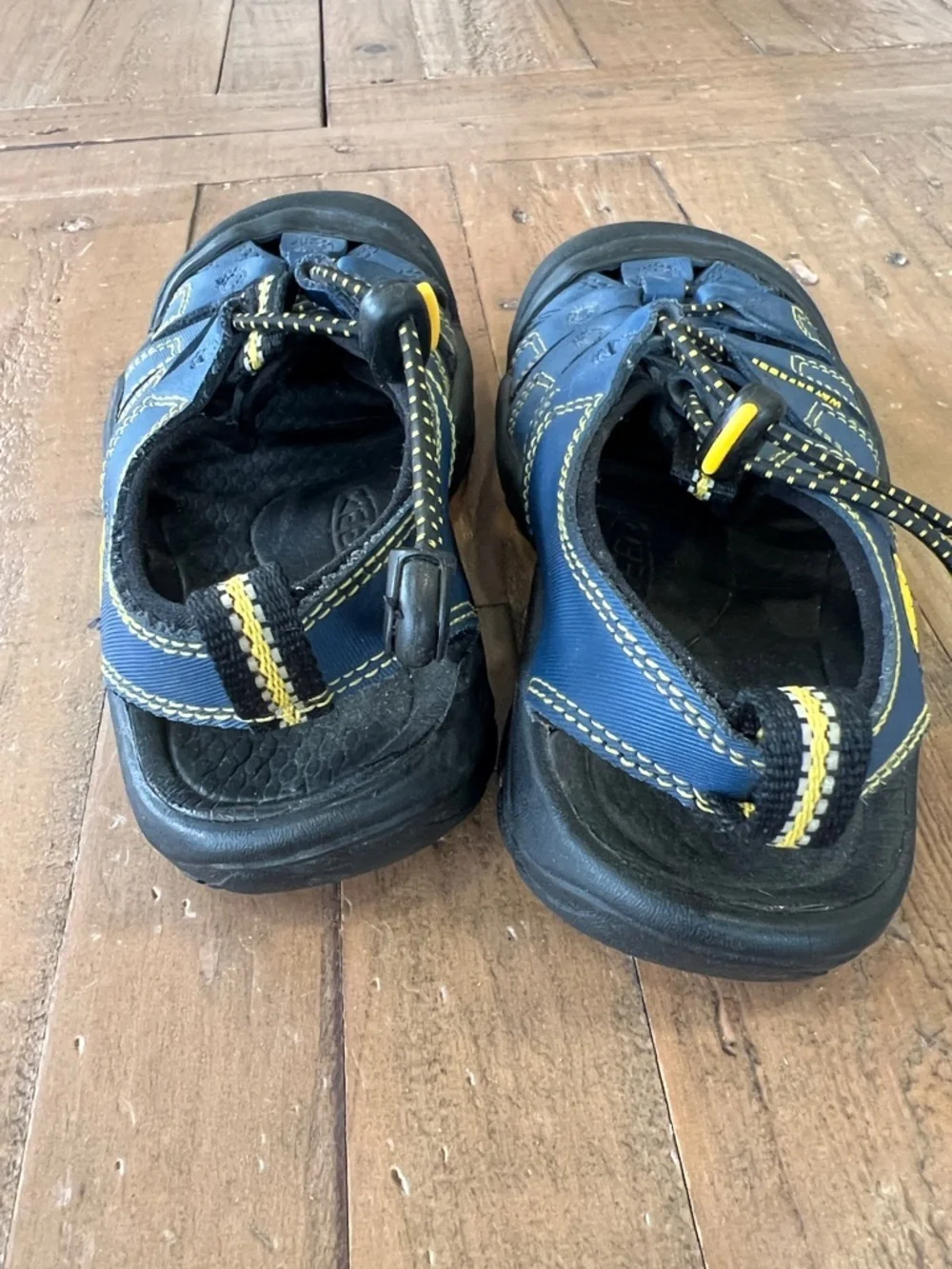 Keen blue waterproof open back hiking sandals kids 12